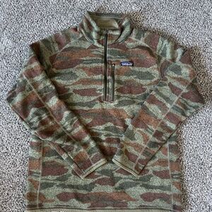 Patagonia Men's quarter zip Sweater - Green and Brown Camouflage